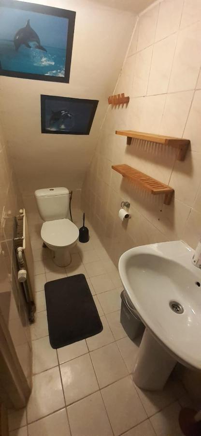 Iru, Not For Parties, Not A Hotel, Room With No Kitchen Amesterdão Exterior foto