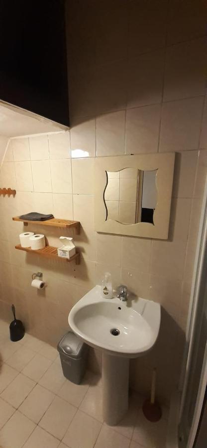 Iru, Not For Parties, Not A Hotel, Room With No Kitchen Amesterdão Exterior foto